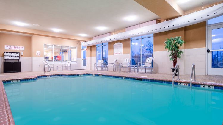 Holiday Inn Battlefield Park Pool