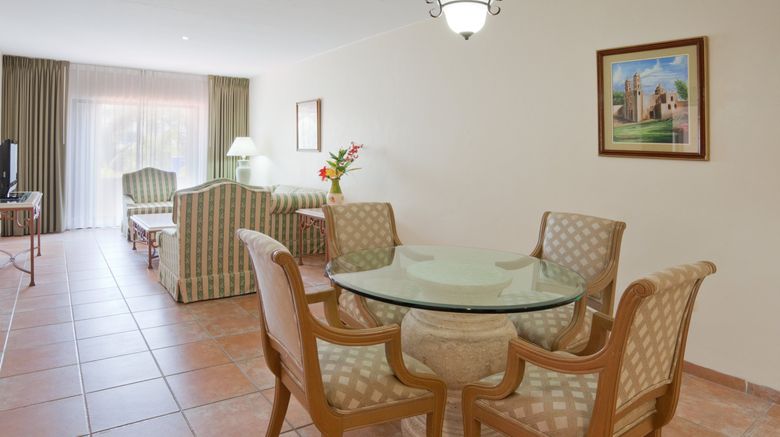 <b>Holiday Inn Ciudad del Carmen Suite</b>. Images powered by <a href="https://www.leonardoworldwide.com/" title="Leonardo Worldwide" target="_blank">Leonardo</a>.