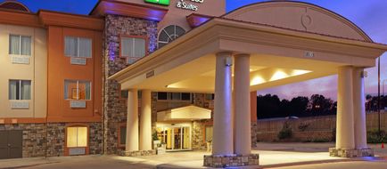 Holiday Inn Express Marshall Exterior