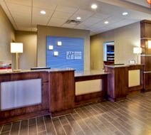 Holiday Inn Express Suites Oak Ridge Lobby