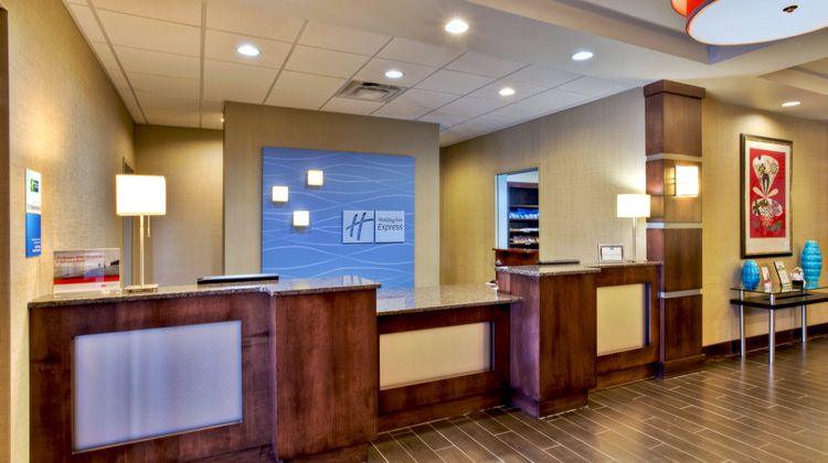 Holiday Inn Express Suites Oak Ridge Lobby
