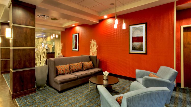 Holiday Inn Express Suites Oak Ridge Lobby