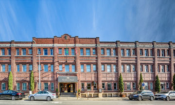 MarQueen Hotel