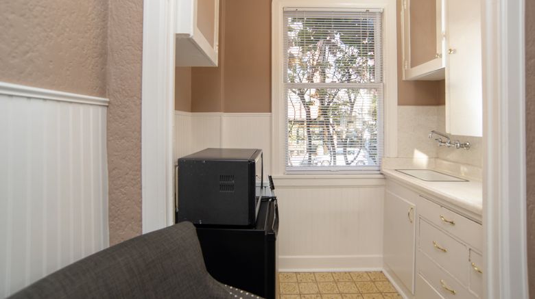 <b>Inn at Queen Anne Room</b>. Images powered by <a href="https://www.leonardoworldwide.com/" title="Leonardo Worldwide" target="_blank">Leonardo</a>.