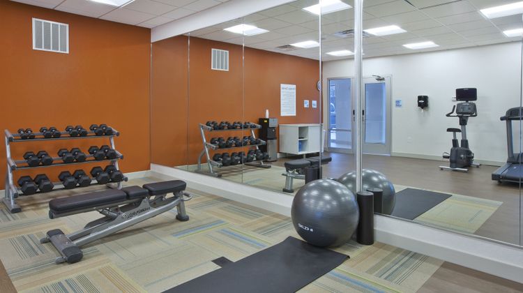Holiday Inn Express/Stes Auburn Hills S Health Club