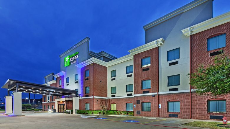 <b>Holiday Inn Express & Suites Longview So Exterior</b>. Images powered by <a href="https://www.leonardoworldwide.com/" title="Leonardo Worldwide" target="_blank">Leonardo</a>.