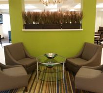 Holiday Inn Express & Stes Atascochita Lobby