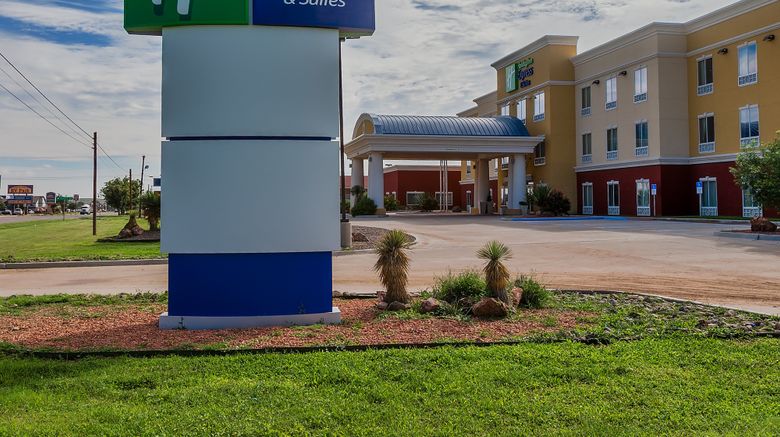 <b>Holiday Inn Express Suites Alpine Exterior</b>. Images powered by <a href="https://www.leonardoworldwide.com/" title="Leonardo Worldwide" target="_blank">Leonardo</a>.