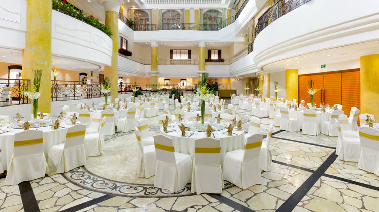Crowne Plaza Hotel & Suites Landmark Ballroom