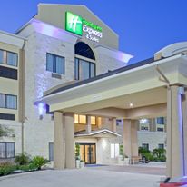 Holiday Inn Express & Suites Beaumont NW