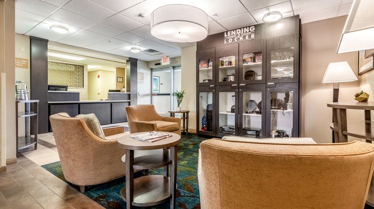 Candlewood Suites Lincoln Lobby
