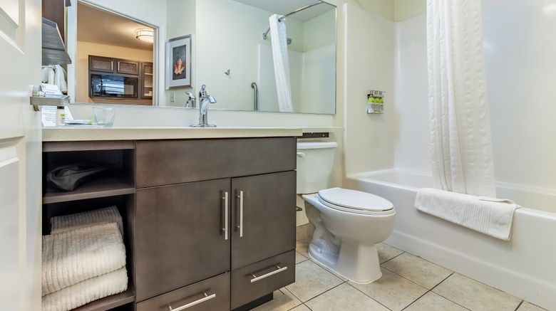 <b>Candlewood Suites Lincoln Room</b>. Images powered by <a href="https://www.leonardoworldwide.com/" title="Leonardo Worldwide" target="_blank">Leonardo</a>.