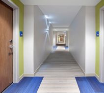 Holiday Inn Express & Sts Downtown Univ Lobby