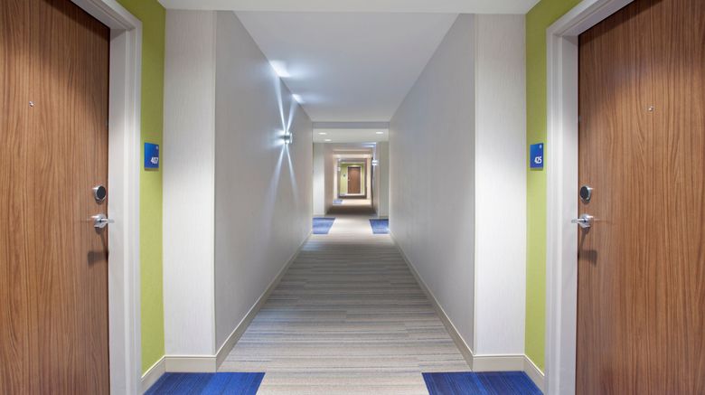 <b>Holiday Inn Express & Sts Downtown Univ Lobby</b>. Images powered by <a href="https://www.leonardoworldwide.com/" title="Leonardo Worldwide" target="_blank">Leonardo</a>.