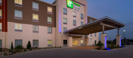 Holiday Inn Express & Suites Bay City Exterior
