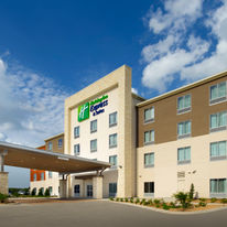 Holiday Inn Express & Suites Bay City