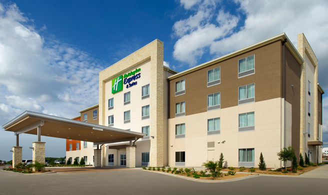 Holiday Inn Express & Suites Bay City Exterior