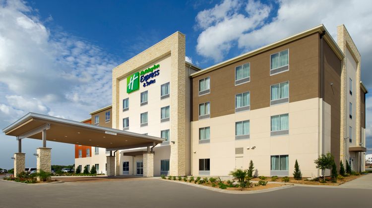 Holiday Inn Express & Suites Bay City Exterior