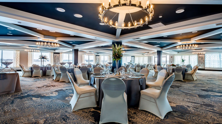 Holiday Inn Grand Haven Waterfront Ballroom