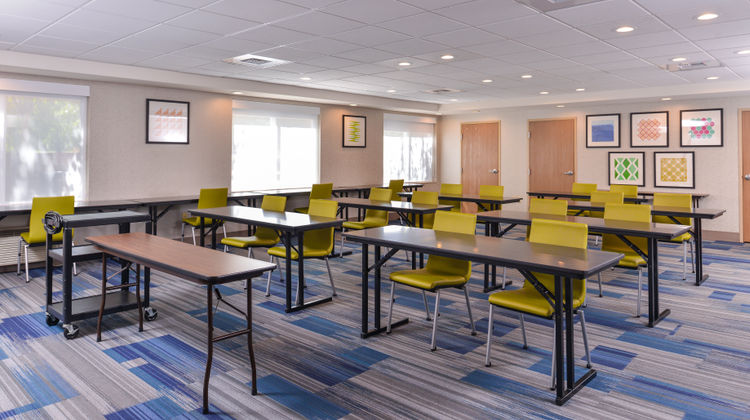 Holiday Inn Express Hotel & Suites Meeting