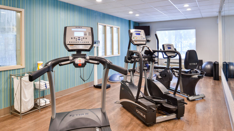 Holiday Inn Express Hotel & Suites Health Club