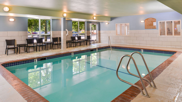 Holiday Inn Express Hotel & Suites Pool