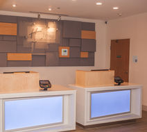 Holiday Inn Express Hotel & Suites Lobby
