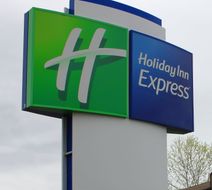 Holiday Inn Express Osage Beach Exterior