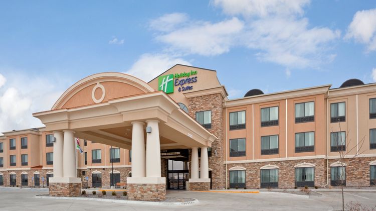 Holiday Inn Express and Suites Hays Exterior