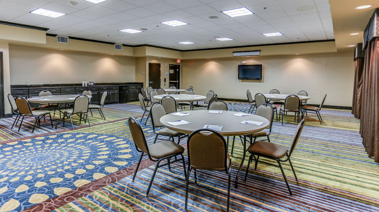 Holiday Inn Express Hotel & Suites Meeting