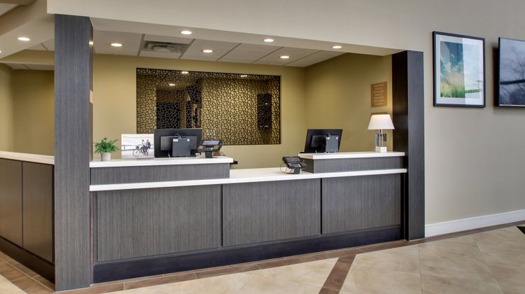 Candlewood Suites Wichita East Lobby