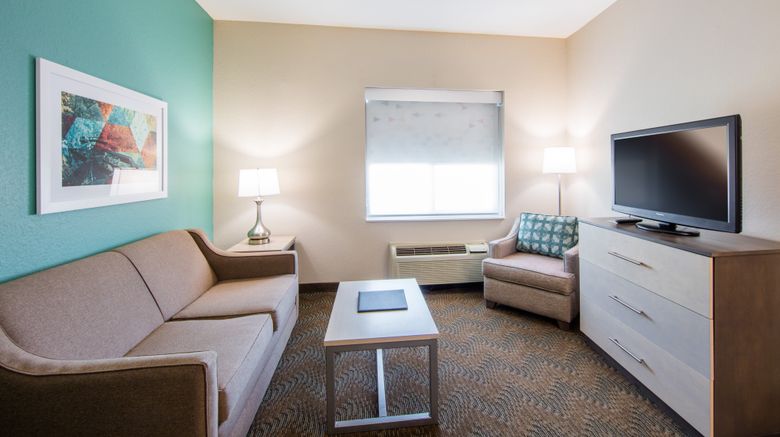 <b>Holiday Inn Hotel & Suites Suite</b>. Images powered by <a href="https://www.leonardoworldwide.com/" title="Leonardo Worldwide" target="_blank">Leonardo</a>.