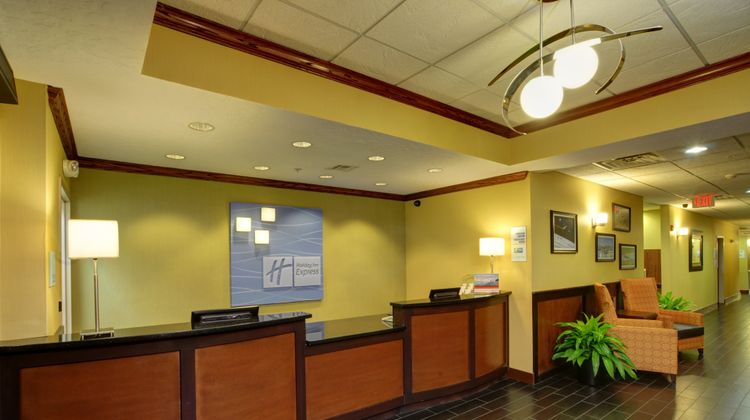 Holiday Inn Express Lobby