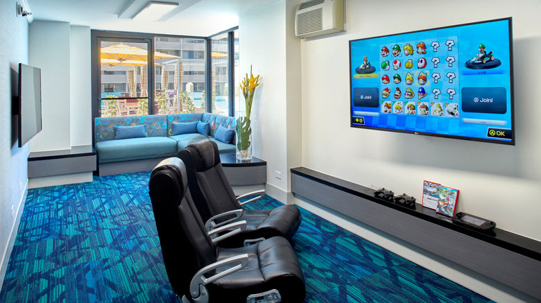 <b>Holiday Inn Express Honolulu-Waikiki Lobby</b>. Images powered by <a href="https://www.leonardoworldwide.com/" title="Leonardo Worldwide" target="_blank">Leonardo</a>.