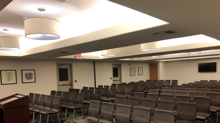 Holiday Inn Express Hotel & Suites Meeting
