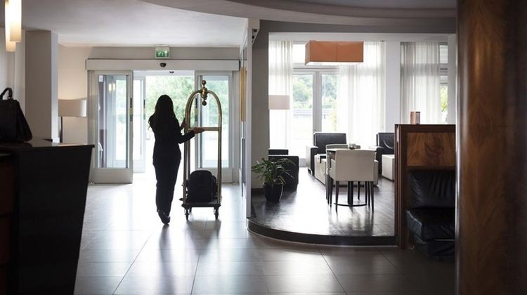 The Smart Hotel Holiday Lobby