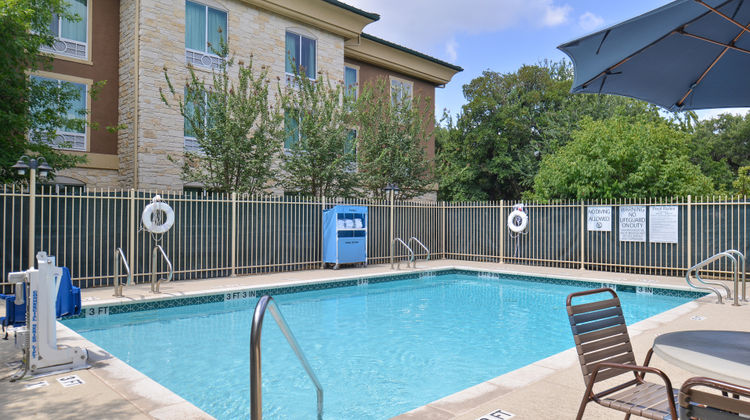 Holiday Inn Express Austin SW Pool