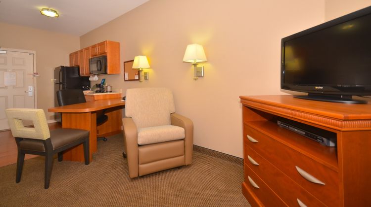 Candlewood Suites Clarksville Room