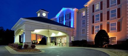 Holiday Inn Express Hotel & Suites Exterior