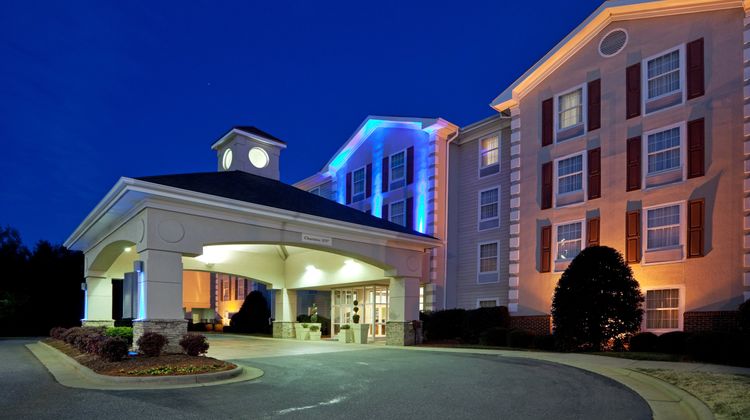 Holiday Inn Express Hotel & Suites Exterior