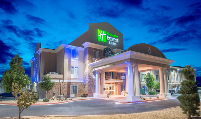 Holiday Inn Express Hotel & Stes Exterior