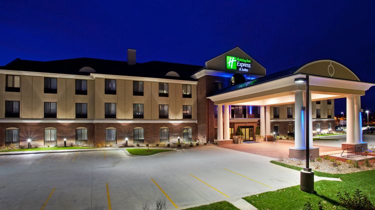 Holiday Inn Express Hotel & Suites Exterior