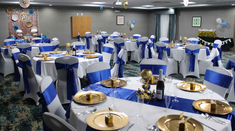<b>Holiday Inn Express & Suites Shawnee Meeting</b>. Images powered by <a href="https://www.leonardoworldwide.com/" title="Leonardo Worldwide" target="_blank">Leonardo</a>.