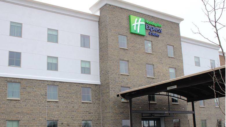 <b>Holiday Inn Express & Suites Shawnee Exterior</b>. Images powered by <a href="https://www.leonardoworldwide.com/" title="Leonardo Worldwide" target="_blank">Leonardo</a>.