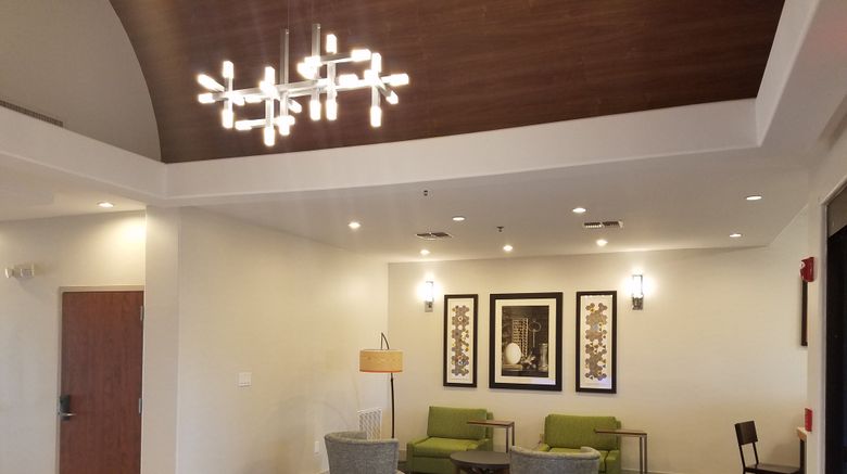 <b>Holiday Inn Express Hotel & Suites Lobby</b>. Images powered by <a href="https://www.leonardoworldwide.com/" title="Leonardo Worldwide" target="_blank">Leonardo</a>.