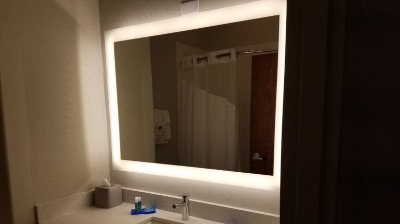 <b>Holiday Inn Express Hotel & Suites Room</b>. Images powered by <a href="https://www.leonardoworldwide.com/" title="Leonardo Worldwide" target="_blank">Leonardo</a>.