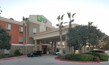 Holiday Inn Express Hotel & Suites