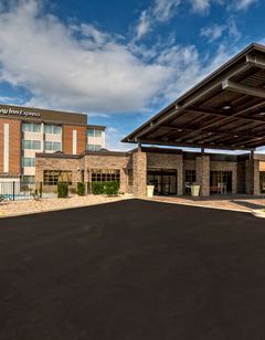 Holiday Inn Express Airport Expo Center