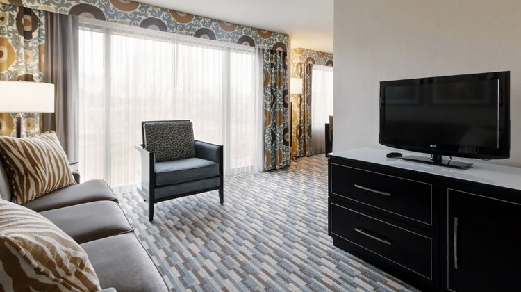 Holiday Inn Express Hotel & Suites Suite