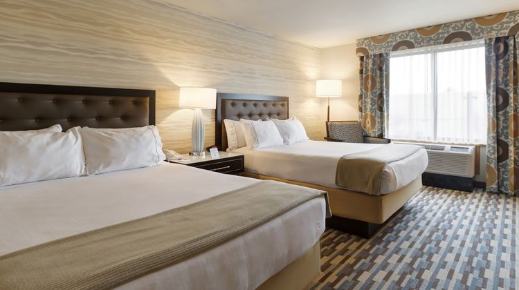Holiday Inn Express Hotel & Suites Room